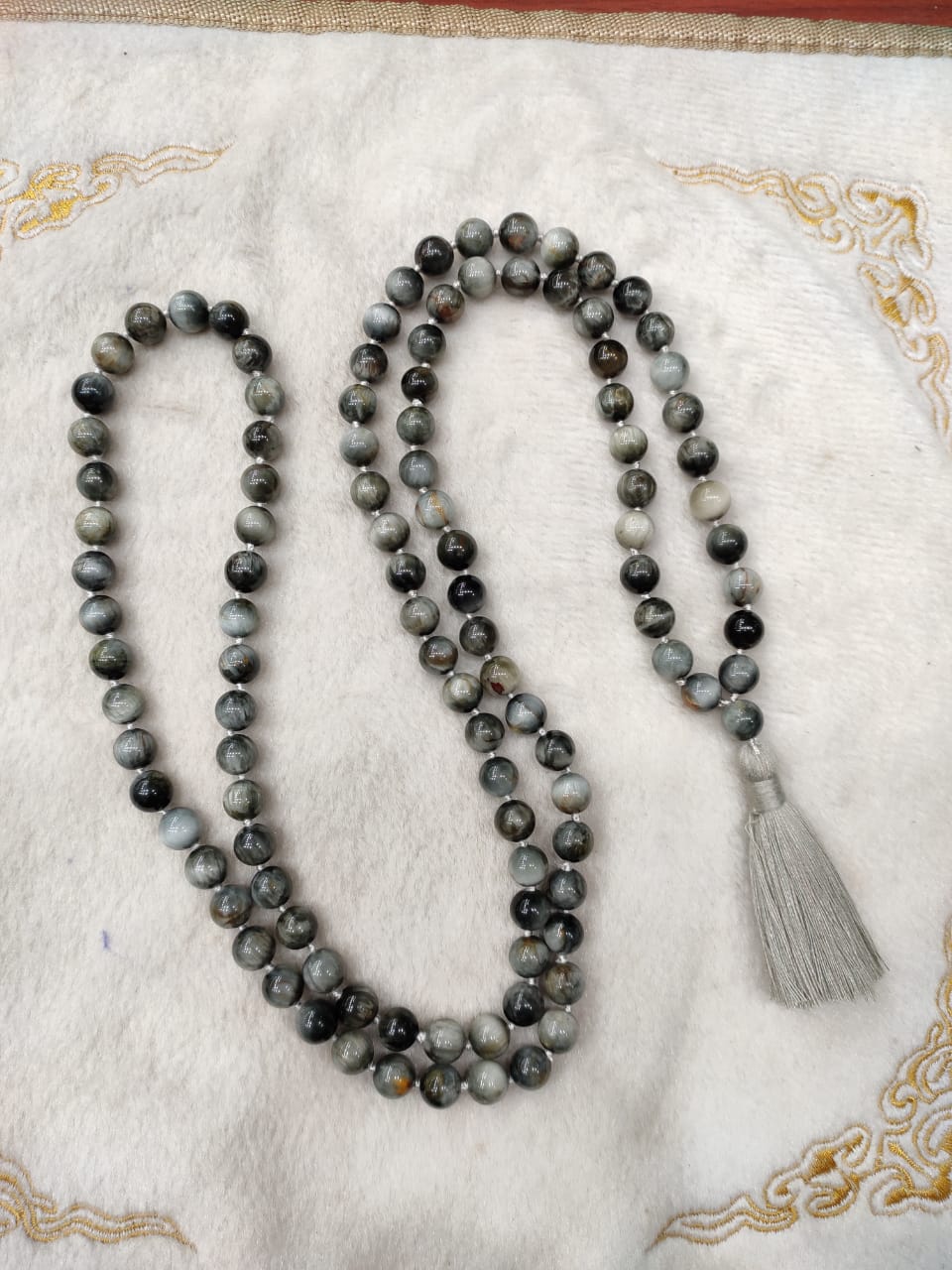 Cat's Eye Original Mala Necklace 8 mm for Meditation, Vitality/Passion Mala